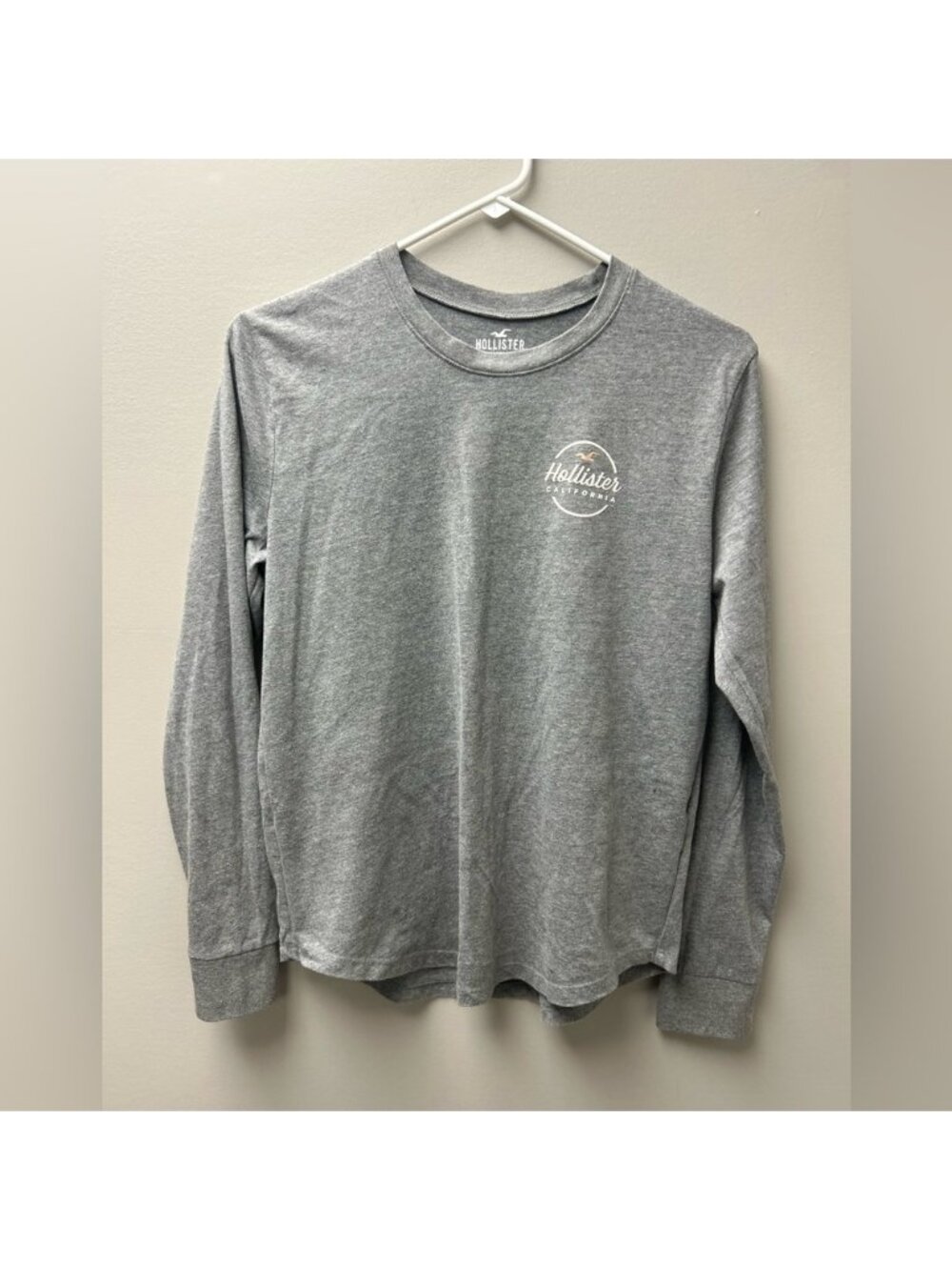 Hollister Women’s Grey Long Sleeve Cotton Blend Top‎